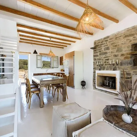 Tatil Evi Parian Philoxenia Villa, Mikri Santa Maria