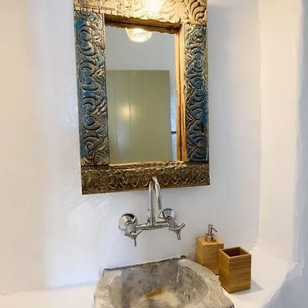 Parian Philoxenia Villa, Mikri Santa Maria *