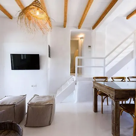 Parian Philoxenia Villa, Mikri Santa Maria