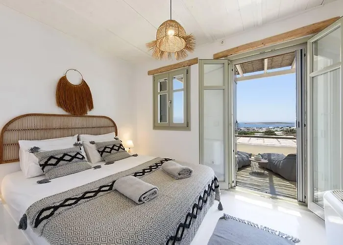 Feriehus Parian Philoxenia Villa, Mikri Santa Maria