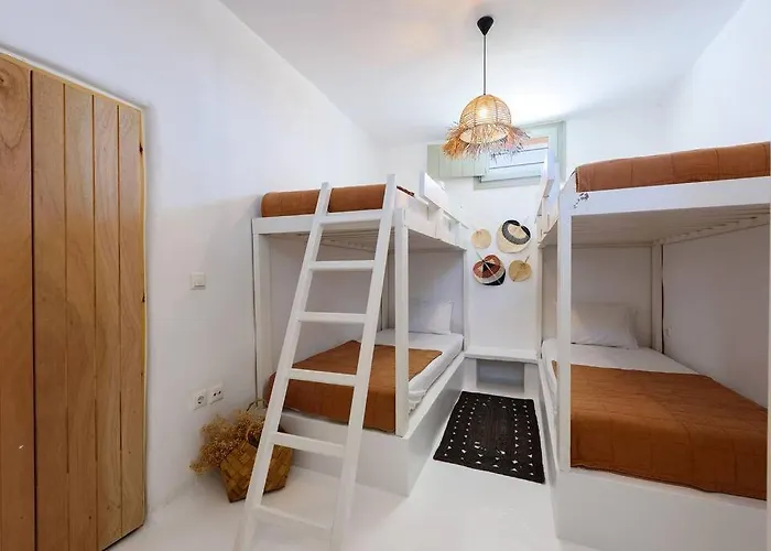 Parian Philoxenia Villa, Mikri Santa Maria Feriehus *