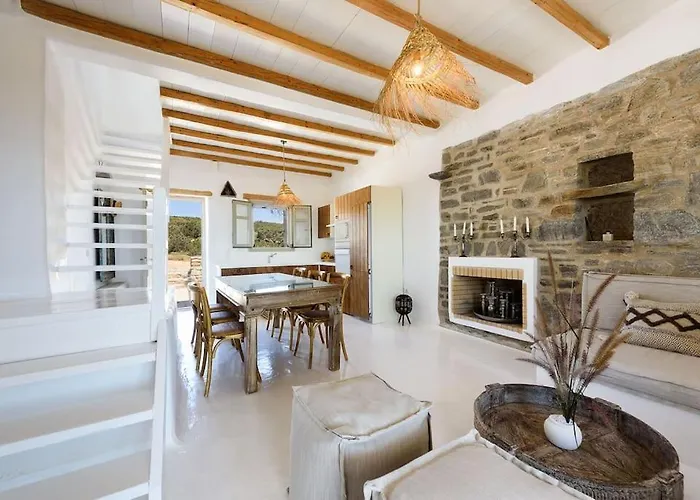 Feriehus Parian Philoxenia Villa, Mikri Santa Maria