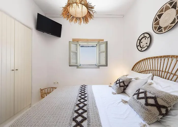 Parian Philoxenia Villa, Mikri Santa Maria Naoussa