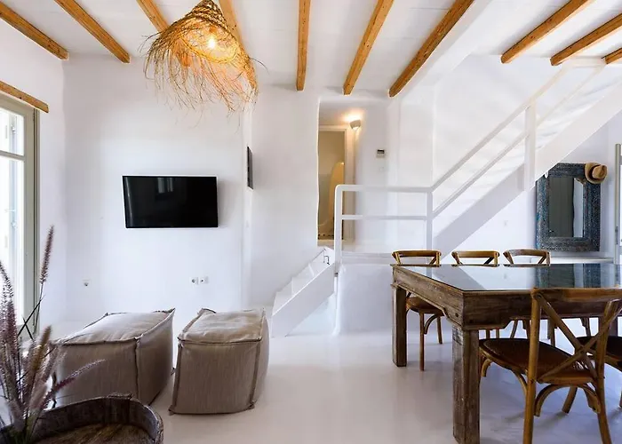 Parian Philoxenia Villa, Mikri Santa Maria