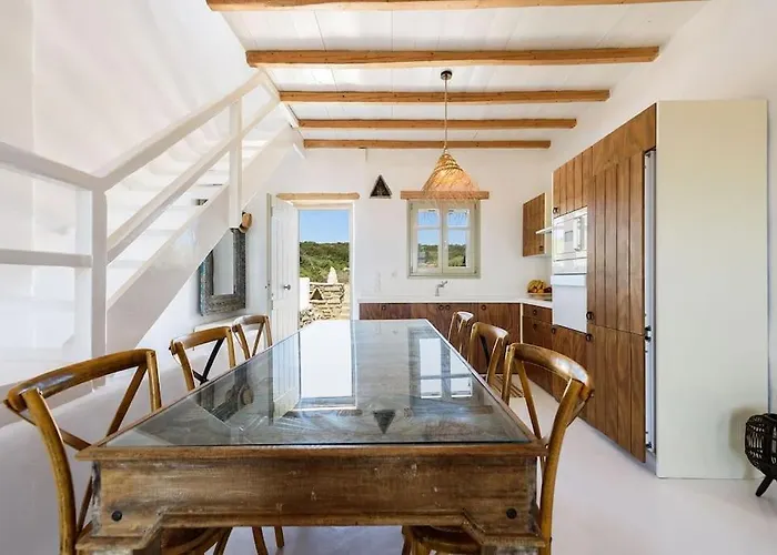 Feriehus Parian Philoxenia Villa, Mikri Santa Maria *